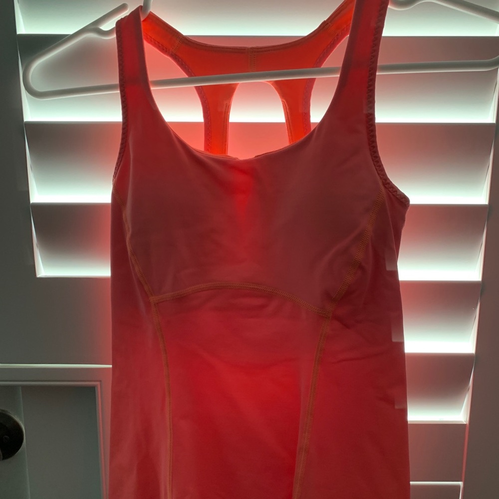Lululemon tank with built in bra